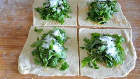 слойки со щавелем