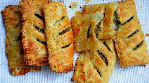 слойки со щавелем