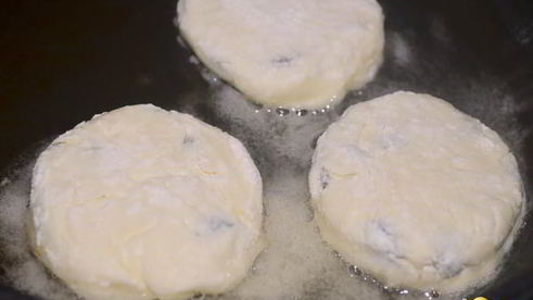 сырники с изюмом