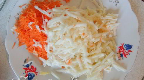 творожники с яблоком и морковью