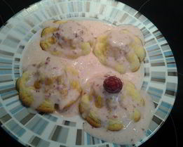 Воздушные творожники в духовке с ягодным соусом