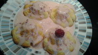 Воздушные творожники в духовке с ягодным соусом