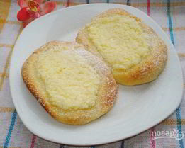 Дрожжевое тесто с творогом в духовке