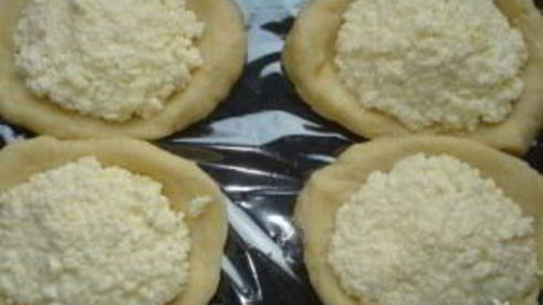 дрожжевое тесто с творогом в духовке