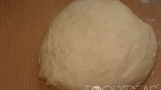 Дрожжевое тесто с творогом