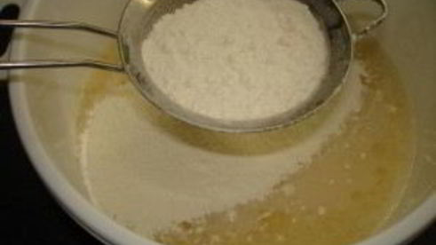 тонкое дрожжевое тесто для пиццы