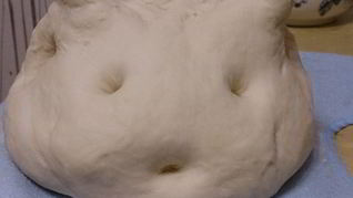 Тонкое тесто для пиццы с медом