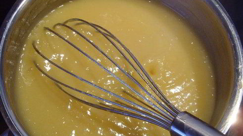 банановый торт с миндальным крокантом