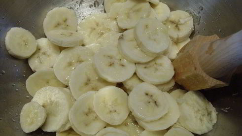 банановый торт с миндальным крокантом