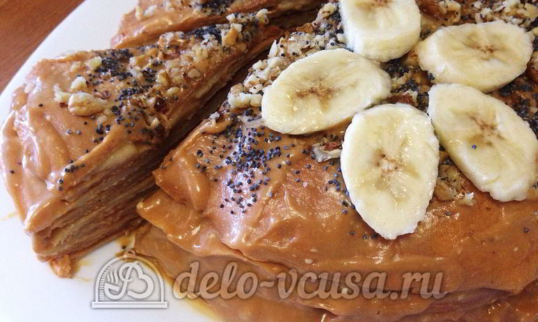 Рецепт блинного торта со сгущенкой и бананами