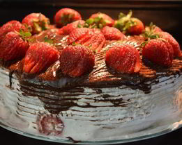 Клубничный маршмеллоу торт