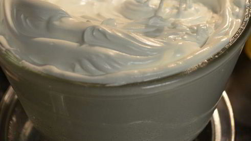 клубничный маршмеллоу торт