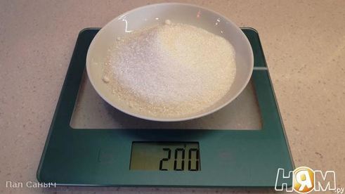 медовик с карамелью и клюквенным кули