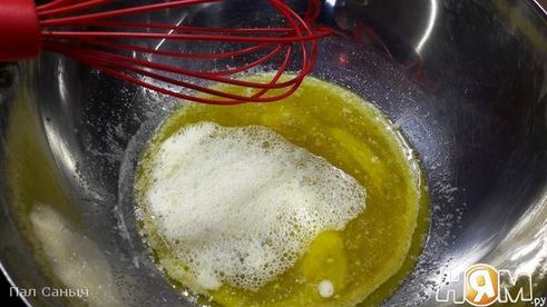 медовик с карамелью и клюквенным кули