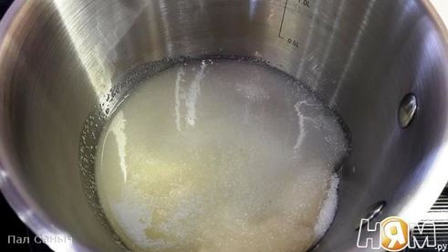 медовик с карамелью и клюквенным кули