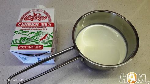 медовик с карамелью и клюквенным кули