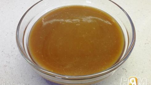 медовик с карамелью и клюквенным кули