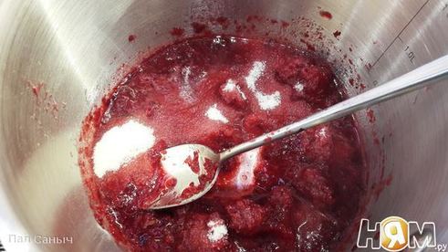 медовик с карамелью и клюквенным кули