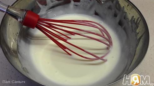 медовик с карамелью и клюквенным кули