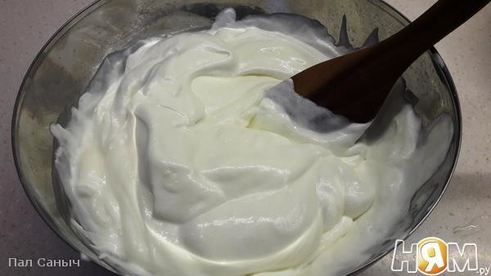 медовик с карамелью и клюквенным кули