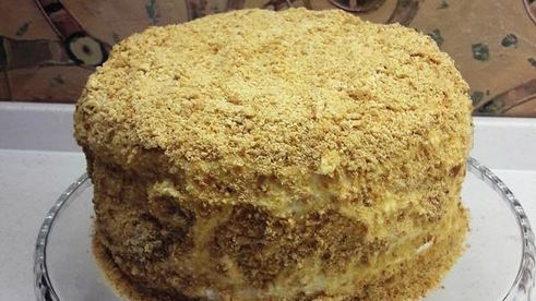 медовик с карамелью и клюквенным кули