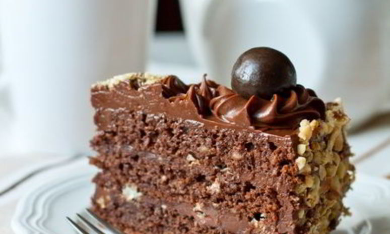 Рецепт шоколадна-орехового торт с нутеллой