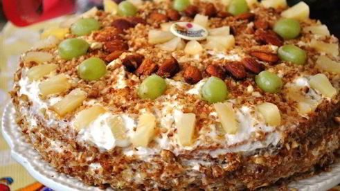 торт апрель с ананасами и грильяжем