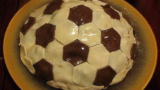 Торт Муравейник со сгущенкой и орехами