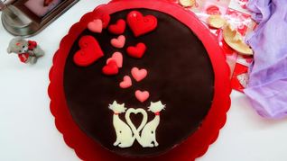 Торт Птичье молоко с малиновым сердцем