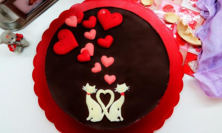 Рецепт торта птичье молоко с малиновым сердцем