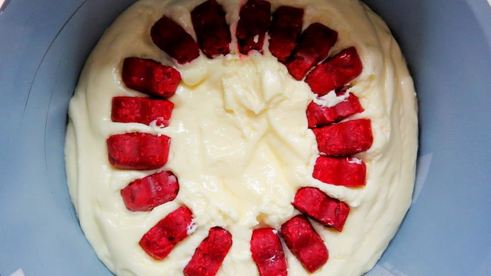 торт птичье молоко с малиновым сердцем