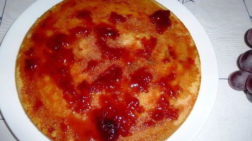 торт с клубничным вареньем