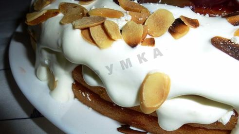 торт с клубничным вареньем