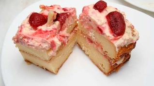 Творожный торт с клубникой