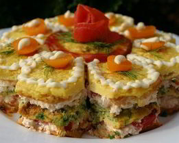 Закусочный торт с разноцветным омлетом