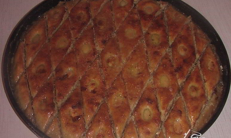 Рецепт трехцветной пахлавы из миндаля, фисташек и грецких орехов