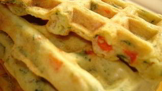 Сырные вафли с перцем и зеленью