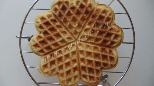 вафли с рисовой кашей и киселем