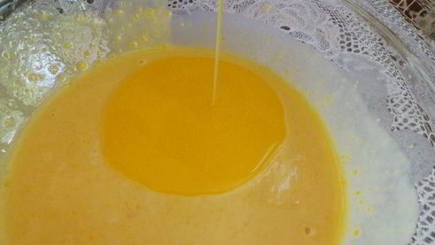 вафли с шариком шоколадного мороженого