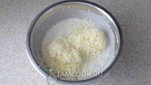 вафли в вафельнице с сыром