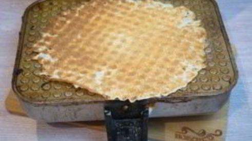 вафли в вафельнице