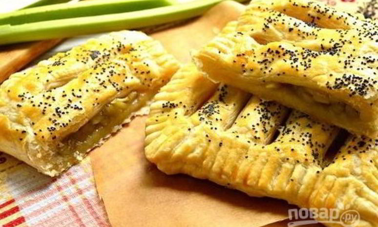 Рецепт выпечки с ревенем из слоеного теста
