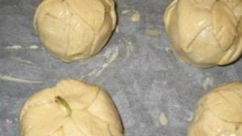 яблоки в тесте, запеченные в духовке