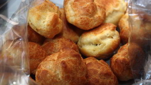 круглые эклеры с заварным кремом