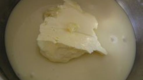 ореховые пирожные с профитролями