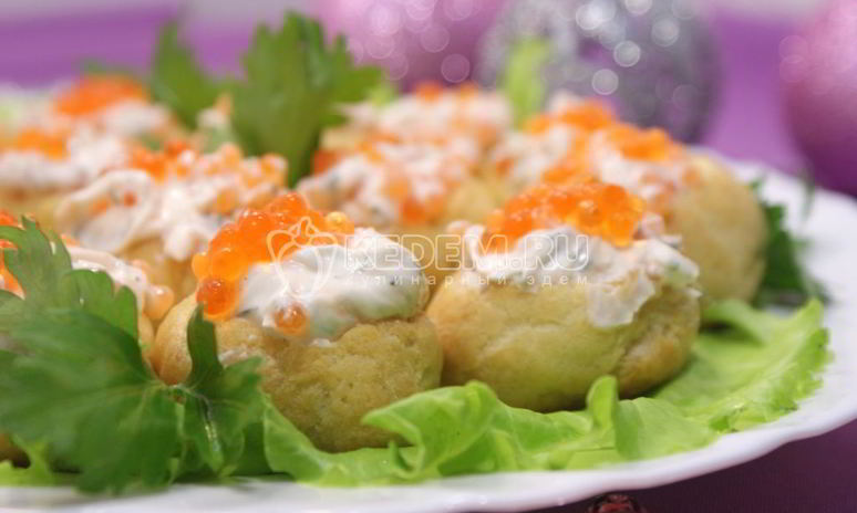 Рецепт профитролей с икрой и творожной начинкой
