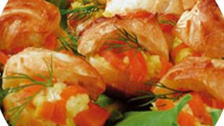 Профитроли с копченым лососем