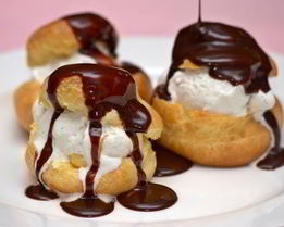 Профитроли с кремом шантильи