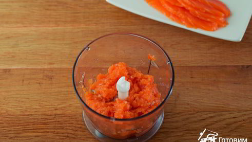 профитроли с пармезаном и муссом из форели