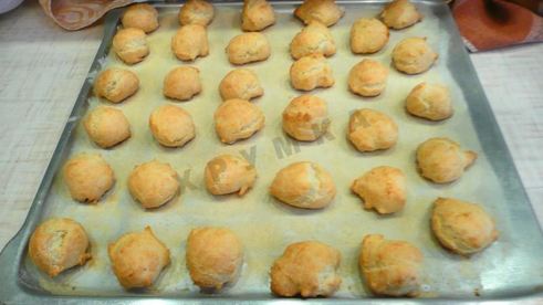 профитроли с заварным кремом